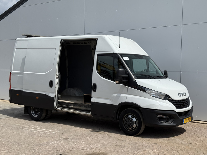 Iveco Daily 35C18 3.0 L2H2 Airco Cruise Control 3,5 Tons Trekhaak 5-26 APK Lucht geveerde stoel - Kis furgon: 5 kép. Iveco Daily 35C18 3.0 L2H2 Airco Cruise Control 3,5 Tons Trekhaak 5-26 APK Lucht geveerde stoel - Kis furgon: 5 kép.