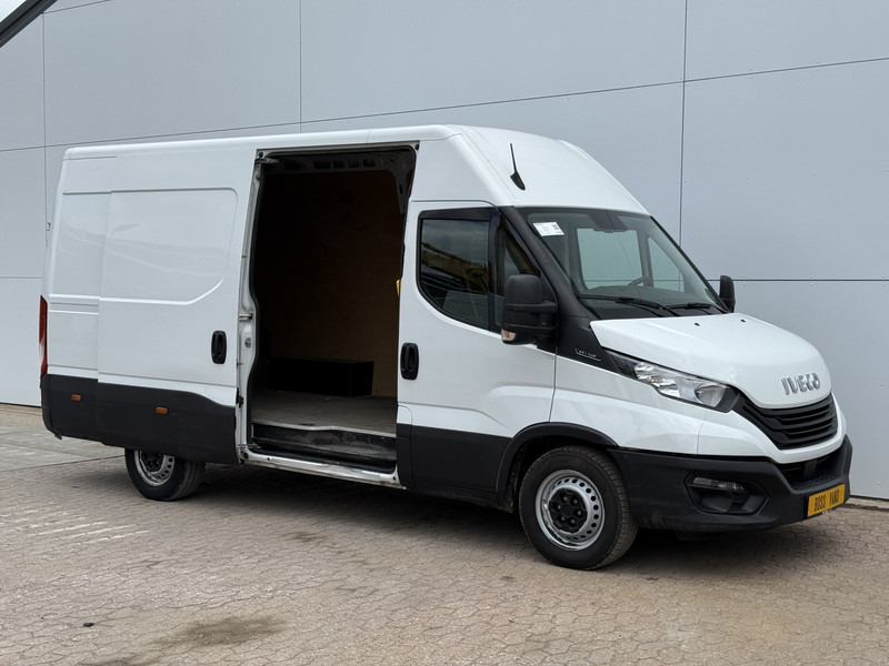 Iveco Daily 35S14 2.3 L2H2 Airco Cruise 3.5ton Trekgewicht Lucht geveerde stoel - Kis furgon: 5 kép. Iveco Daily 35S14 2.3 L2H2 Airco Cruise 3.5ton Trekgewicht Lucht geveerde stoel - Kis furgon: 5 kép.