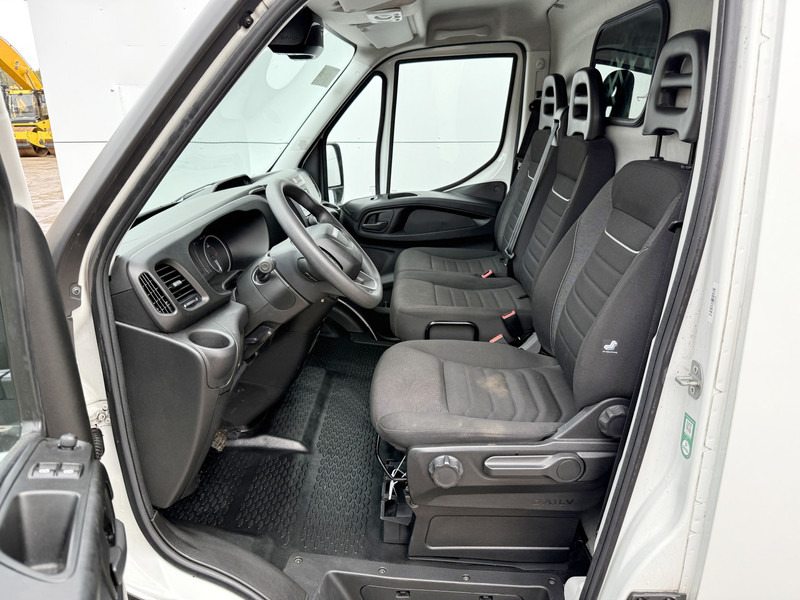 Iveco Daily 35S16 2.3 Automaat L4H2 Airco Climate Control - Furgon: 5 kép. Iveco Daily 35S16 2.3 Automaat L4H2 Airco Climate Control - Furgon: 5 kép.