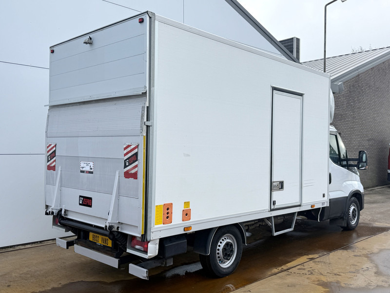 Iveco Daily 35S16 2.3 Automaat Laadklep LED Climate Control Cruise Control Standkachel Camera Navigatie Koffer Bakwagen Meubelbak - Dobozos kisteherautó: 3 kép. Iveco Daily 35S16 2.3 Automaat Laadklep LED Climate Control Cruise Control Standkachel Camera Navigatie Koffer Bakwagen Meubelbak - Dobozos kisteherautó: 3 kép.