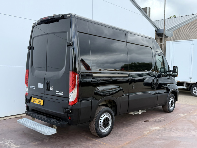Iveco Daily 35S18 3.0 Automaat L2H2 Adaptieve Cruise Control LED Airco Camera Trekhaak - Furgon: 3 kép. Iveco Daily 35S18 3.0 Automaat L2H2 Adaptieve Cruise Control LED Airco Camera Trekhaak - Furgon: 3 kép.