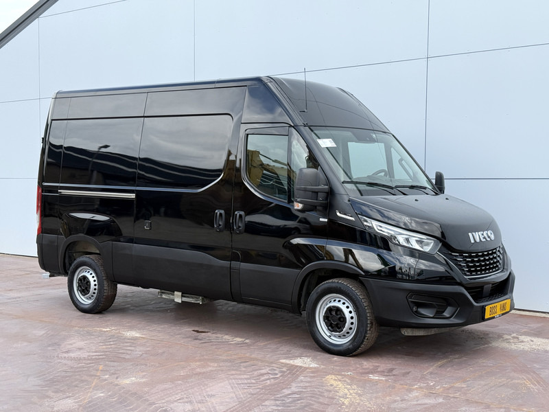 Iveco Daily 35S18 3.0 Automaat L2H2 Adaptieve Cruise Control LED Airco Camera Trekhaak - Furgon: 4 kép. Iveco Daily 35S18 3.0 Automaat L2H2 Adaptieve Cruise Control LED Airco Camera Trekhaak - Furgon: 4 kép.