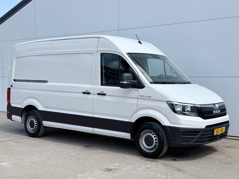 MAN TGE 3.140 2.0 TDI L3H3 Automaat Airco Cruise Control Camera Apple Carplay Parkeersensoren voor achter - Furgon: 4 kép. MAN TGE 3.140 2.0 TDI L3H3 Automaat Airco Cruise Control Camera Apple Carplay Parkeersensoren voor achter - Furgon: 4 kép.