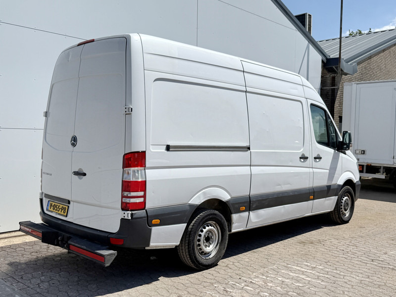 Mercedes-Benz Sprinter 211 2.2 CDI Automaat L2H2 Climate Control Trekhaak Navigatie - Kis furgon: 3 kép. Mercedes-Benz Sprinter 211 2.2 CDI Automaat L2H2 Climate Control Trekhaak Navigatie - Kis furgon: 3 kép.