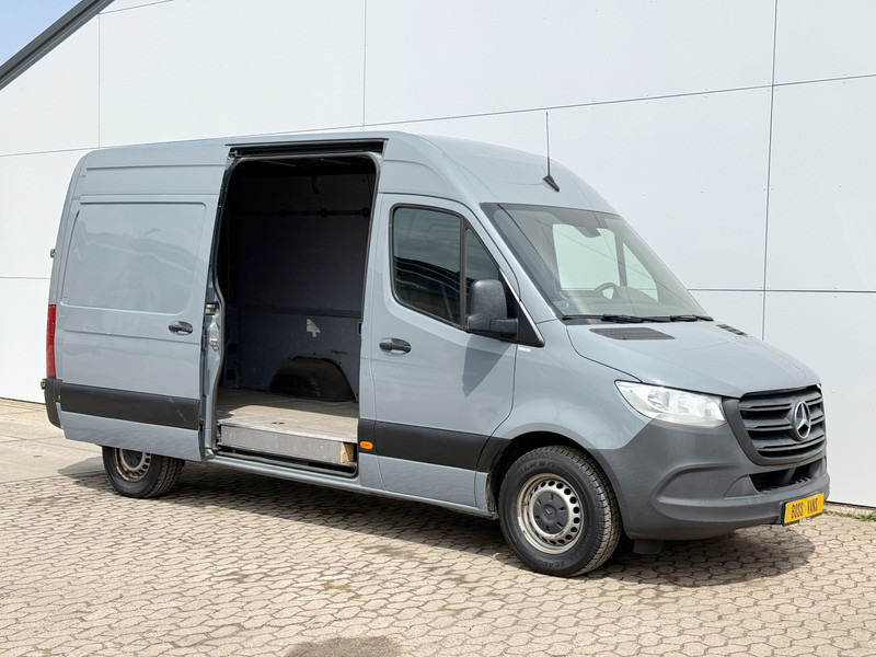 Mercedes-Benz Sprinter 315 1.9 CDI L2H2 Climate Control Cruise Control Carplay Camera - Kis furgon: 5 kép. Mercedes-Benz Sprinter 315 1.9 CDI L2H2 Climate Control Cruise Control Carplay Camera - Kis furgon: 5 kép.