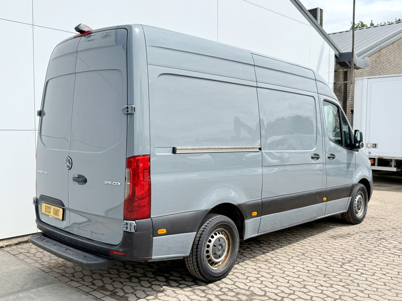 Mercedes-Benz Sprinter 315 1.9 CDI L2H2 Climate Control Cruise Control Carplay Camera - Kis furgon: 3 kép. Mercedes-Benz Sprinter 315 1.9 CDI L2H2 Climate Control Cruise Control Carplay Camera - Kis furgon: 3 kép.