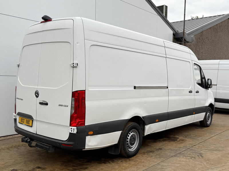 Mercedes-Benz Sprinter 315 2.0 CDI Automaat L3H2 Adaptieve Cruise Control Camera Carplay  Parkeersensoren voor achter - Furgon: 3 kép. Mercedes-Benz Sprinter 315 2.0 CDI Automaat L3H2 Adaptieve Cruise Control Camera Carplay  Parkeersensoren voor achter - Furgon: 3 kép.