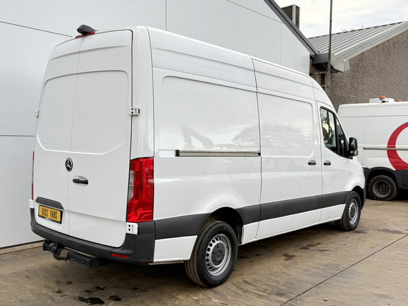 Mercedes-Benz Sprinter 317 1.9 CDI L2H2 Climate Control Cruise Control Camera ESP Lane Assist Trekhaak - Furgon: 3 kép. Mercedes-Benz Sprinter 317 1.9 CDI L2H2 Climate Control Cruise Control Camera ESP Lane Assist Trekhaak - Furgon: 3 kép.