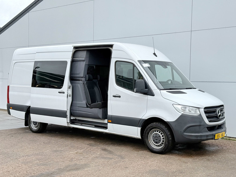 Mercedes-Benz Sprinter 319 1.9 CDI Automaat L3H2 Dubbele Cabine Mercedes ME MBUX Climate Control Camera Navigatie Trekhaak DOKA DC - Furgon, Duplakabinos kisteherautó: 5 kép. Mercedes-Benz Sprinter 319 1.9 CDI Automaat L3H2 Dubbele Cabine Mercedes ME MBUX Climate Control Camera Navigatie Trekhaak DOKA DC - Furgon, Duplakabinos kisteherautó: 5 kép.