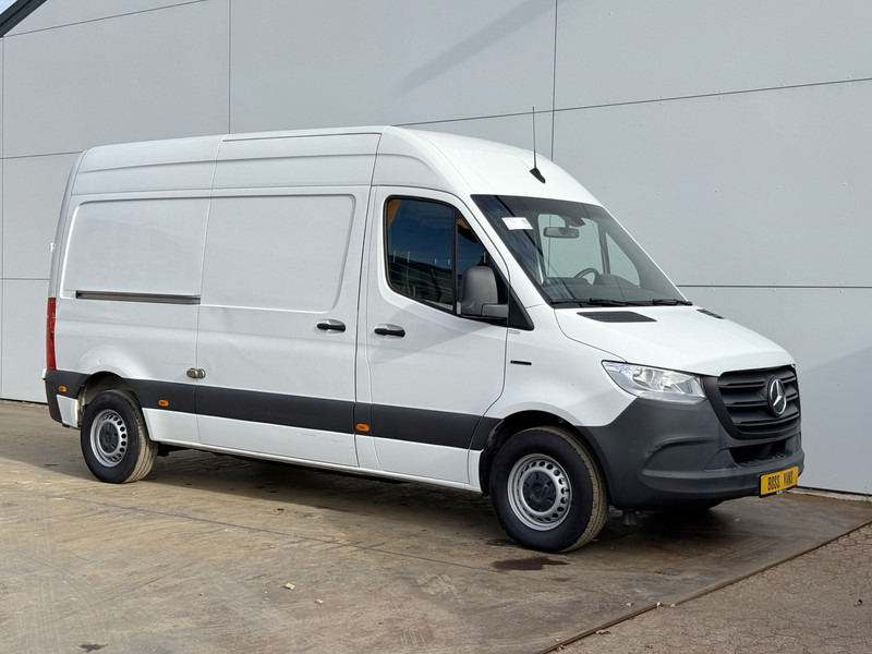 Mercedes-Benz eSprinter 312 55kWh ALL-IN PRIJS L2H2 55kWh 168km WLTP 80kw Snelladen Climate Control Stoelverwarming - Furgon, Elektromos kisteherautó: 4 kép. Mercedes-Benz eSprinter 312 55kWh ALL-IN PRIJS L2H2 55kWh 168km WLTP 80kw Snelladen Climate Control Stoelverwarming - Furgon, Elektromos kisteherautó: 4 kép.
