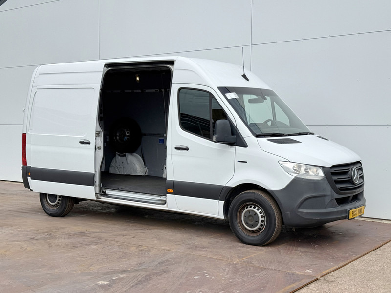 Mercedes-Benz eSprinter 312 - Binnenkort verwacht! L2H2 100% Elektrisch 55kWh 168km WLTP 80kw Snelladen Climate Control Camera Stoelverwarming - Furgon, Elektromos kisteherautó: 5 kép. Mercedes-Benz eSprinter 312 - Binnenkort verwacht! L2H2 100% Elektrisch 55kWh 168km WLTP 80kw Snelladen Climate Control Camera Stoelverwarming - Furgon, Elektromos kisteherautó: 5 kép.