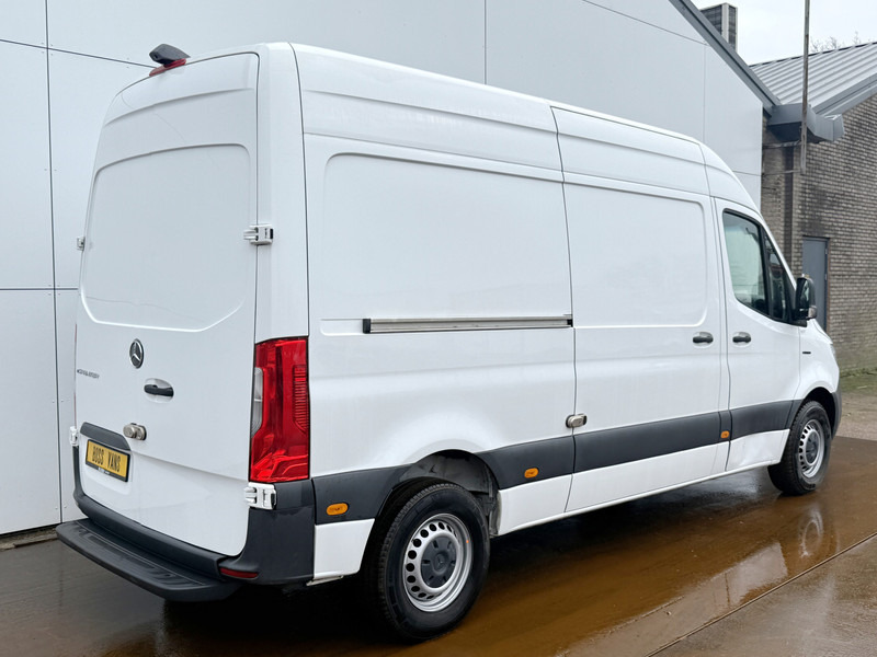Mercedes-Benz eSprinter 312 - Binnenkort verwacht! L2H2 100% Elektrisch 55kWh 168km WLTP 80kw Snelladen Climate Control Camera Stoelverwarming - Kis furgon, Elektromos kisteherautó: 3 kép. Mercedes-Benz eSprinter 312 - Binnenkort verwacht! L2H2 100% Elektrisch 55kWh 168km WLTP 80kw Snelladen Climate Control Camera Stoelverwarming - Kis furgon, Elektromos kisteherautó: 3 kép.