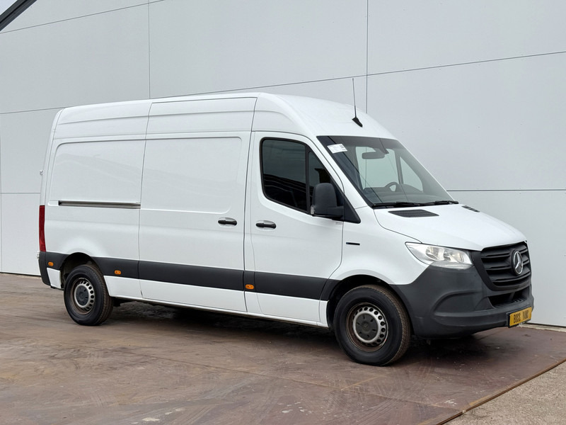 Mercedes-Benz eSprinter 312 - Binnenkort verwacht! L2H2 100% Elektrisch 55kWh 168km WLTP 80kw Snelladen Climate Control Camera Stoelverwarming - Furgon, Elektromos kisteherautó: 4 kép. Mercedes-Benz eSprinter 312 - Binnenkort verwacht! L2H2 100% Elektrisch 55kWh 168km WLTP 80kw Snelladen Climate Control Camera Stoelverwarming - Furgon, Elektromos kisteherautó: 4 kép.
