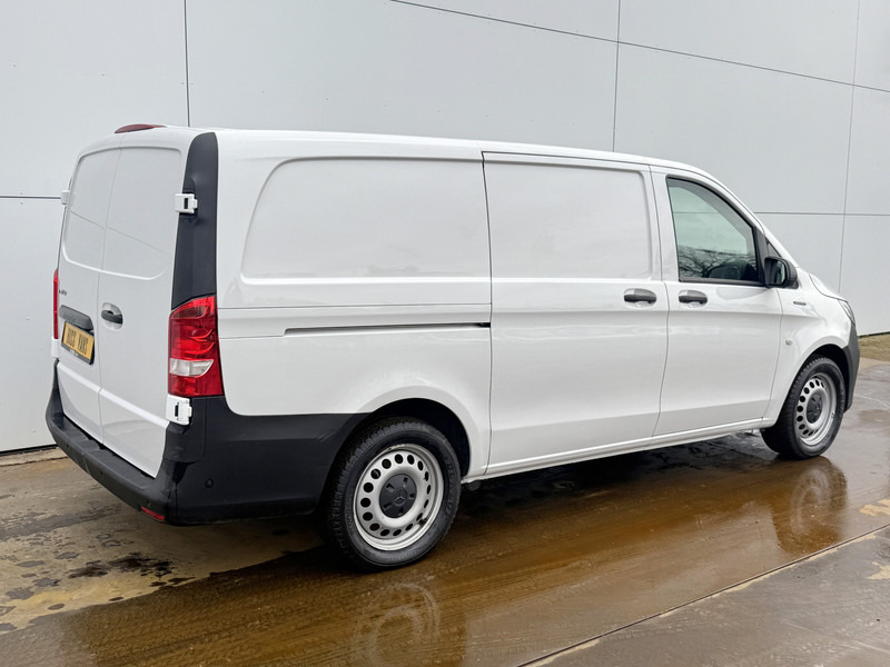 Mercedes-Benz eVito 112 Elektrisch 66kWh 280km WLTP Snelladen Climate Control Camera Parkeersensoren voor achter Stoelverwarming - Kis furgon, Elektromos kisteherautó: 3 kép. Mercedes-Benz eVito 112 Elektrisch 66kWh 280km WLTP Snelladen Climate Control Camera Parkeersensoren voor achter Stoelverwarming - Kis furgon, Elektromos kisteherautó: 3 kép.