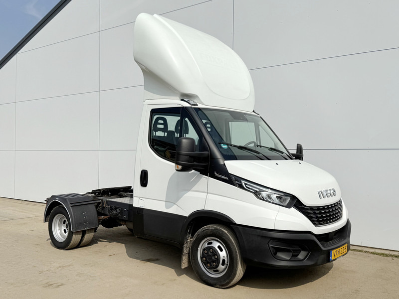 Iveco Daily 40C16 Automaat 8.796 kg GCW BE-Trekker BE-Combi Airco Cruise Control - Nyergesvontató: 4 kép. Iveco Daily 40C16 Automaat 8.796 kg GCW BE-Trekker BE-Combi Airco Cruise Control - Nyergesvontató: 4 kép.