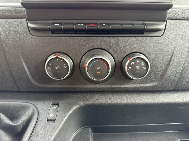 Kis furgon Renault Master T33 2.3 DCI 135PK L2H2 Airco Cruise Control Parkeersensoren LED: 17 kép.