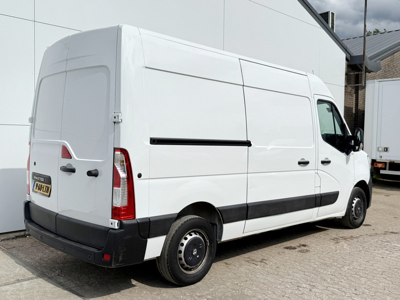 Renault Master T33 2.3 DCI 135PK L2H2 Airco Cruise Control Parkeersensoren LED - Kis furgon: 3 kép. Renault Master T33 2.3 DCI 135PK L2H2 Airco Cruise Control Parkeersensoren LED - Kis furgon: 3 kép.