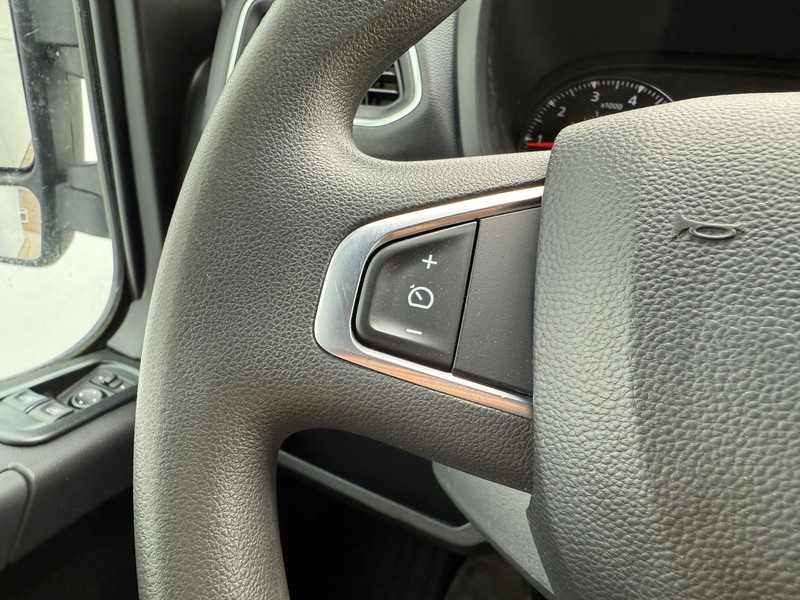 Kis furgon Renault Master T33 2.3 DCI 135PK L2H2 Airco Cruise Control Parkeersensoren LED: 19 kép.