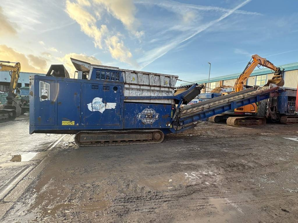 Edge SLAYER XL - Ipari aprítógép: 1 kép. Edge SLAYER XL - Ipari aprítógép: 1 kép.