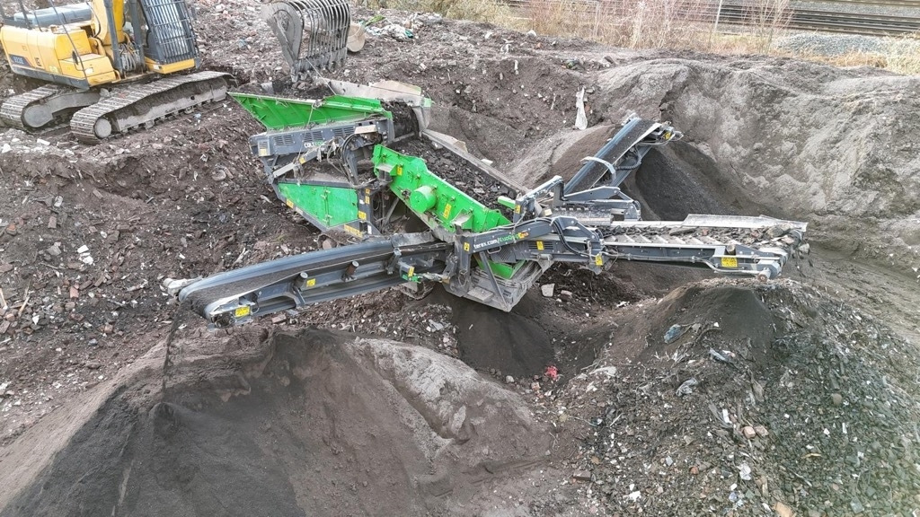 EvoQuip Colt 600 - Osztályozó berendezés: 2 kép. EvoQuip Colt 600 - Osztályozó berendezés: 2 kép.
