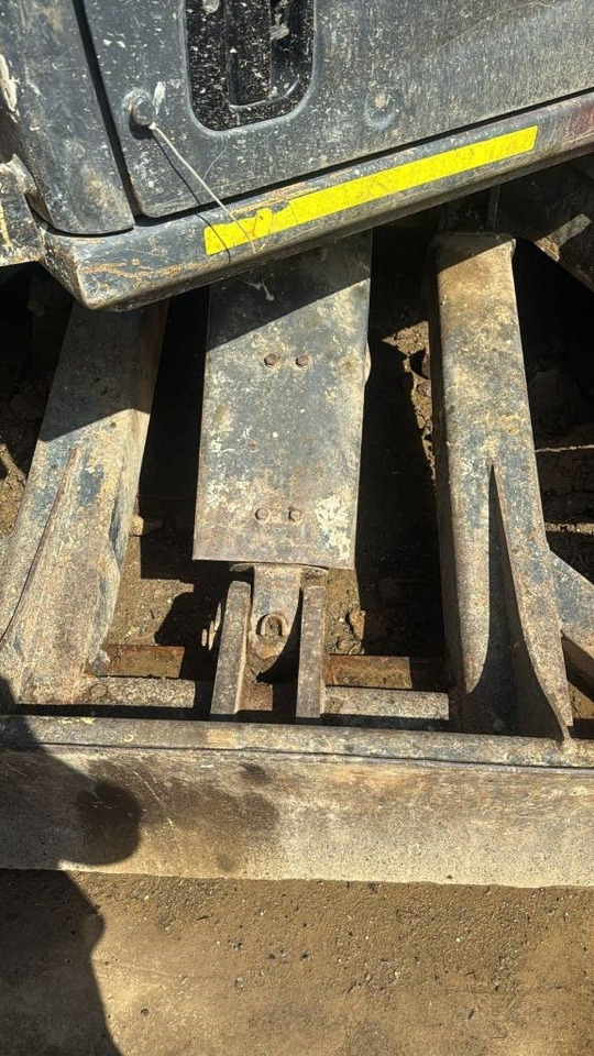 Kobelco SK 75 SR - Minikotró: 4 kép. Kobelco SK 75 SR - Minikotró: 4 kép.