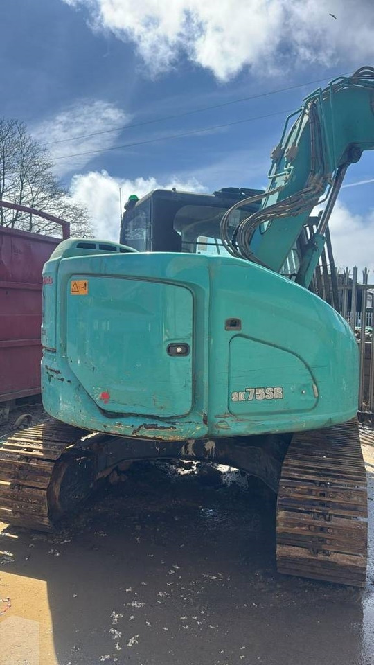 Kobelco SK 75 SR - Minikotró: 3 kép. Kobelco SK 75 SR - Minikotró: 3 kép.