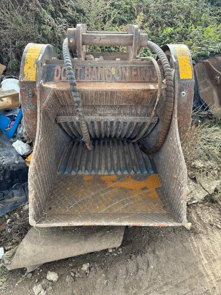 MB Crusher BF 80.3 - Törőgép: 5 kép. MB Crusher BF 80.3 - Törőgép: 5 kép.