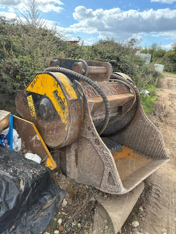 MB Crusher BF 80.3 - Törőgép: 1 kép. MB Crusher BF 80.3 - Törőgép: 1 kép.