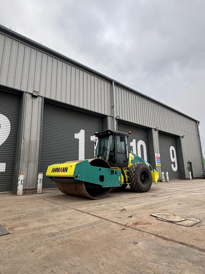 Ammann ARS130 - Henger: 1 kép. Ammann ARS130 - Henger: 1 kép.