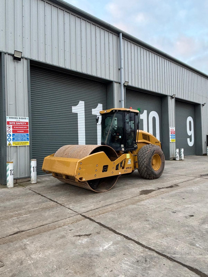 CAT CS12GC - Henger: 1 kép. CAT CS12GC - Henger: 1 kép.