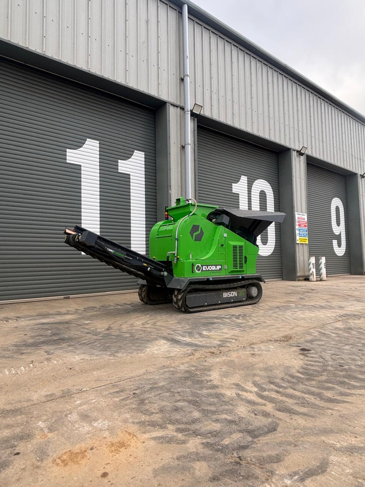 EvoQuip Bison 35 - Törőgép: 1 kép. EvoQuip Bison 35 - Törőgép: 1 kép.
