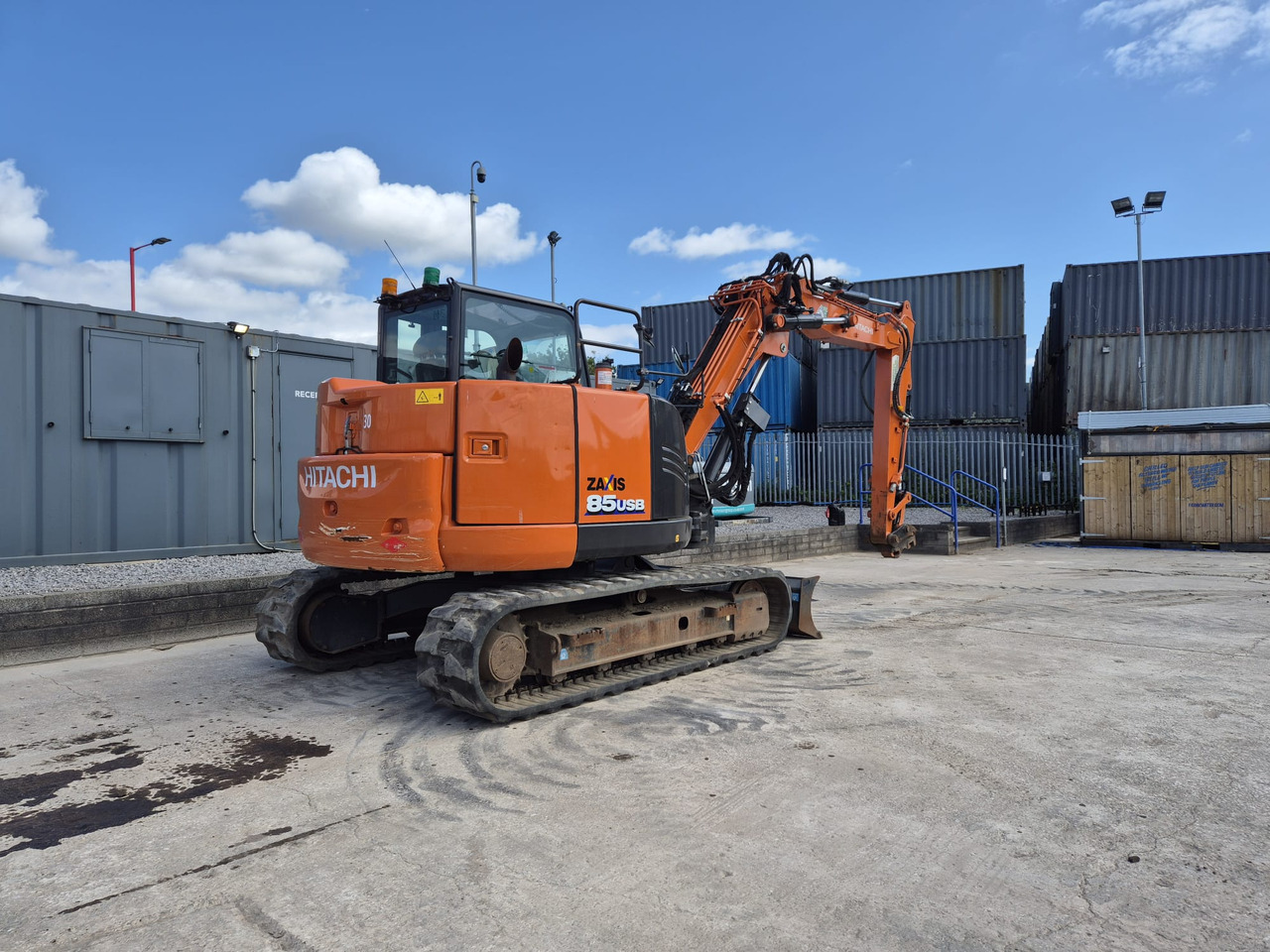 Hitachi ZX85USBR-6 2PB - Minikotró: 5 kép. Hitachi ZX85USBR-6 2PB - Minikotró: 5 kép.