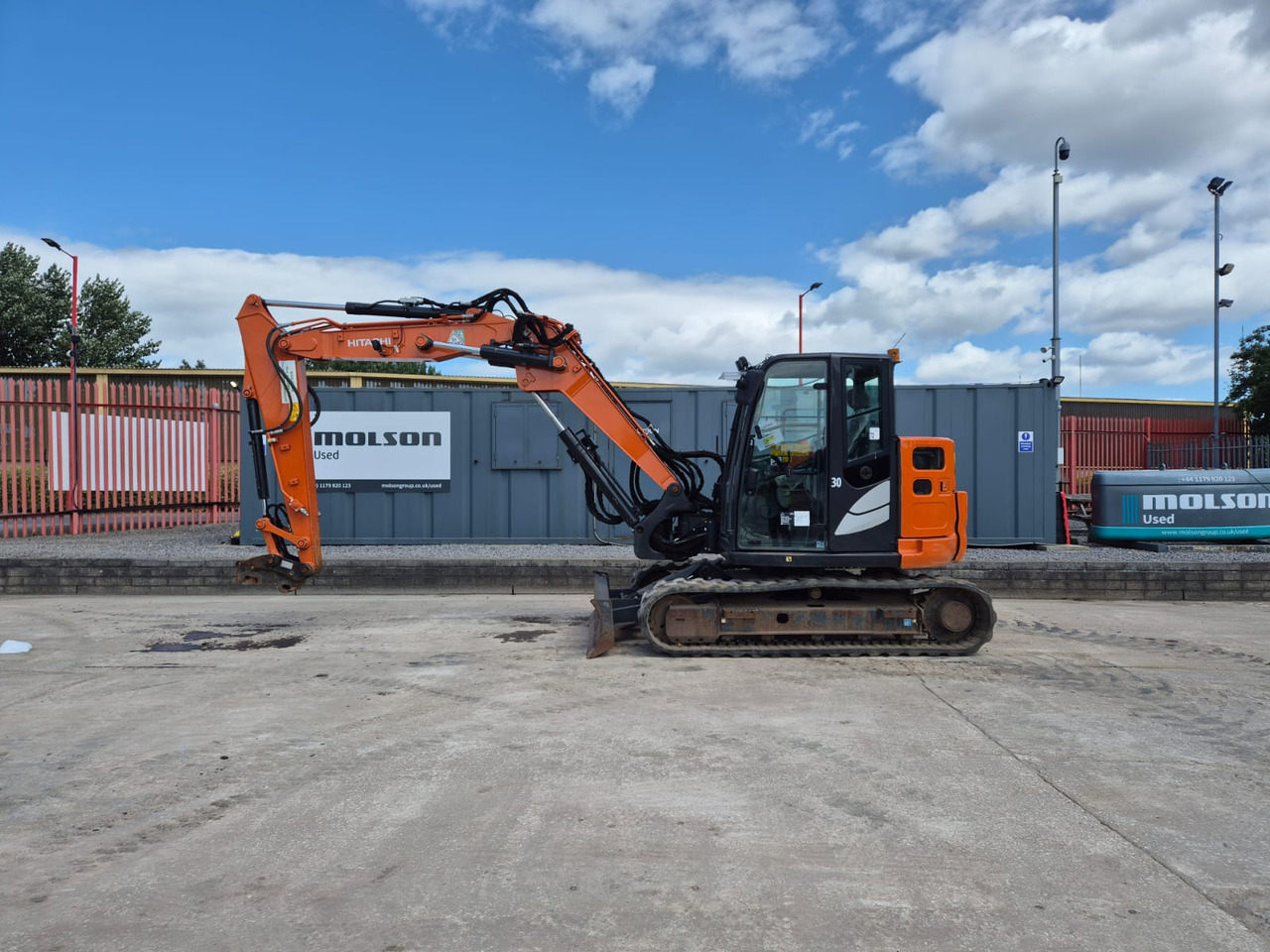 Hitachi ZX85USBR-6 2PB - Minikotró: 2 kép. Hitachi ZX85USBR-6 2PB - Minikotró: 2 kép.