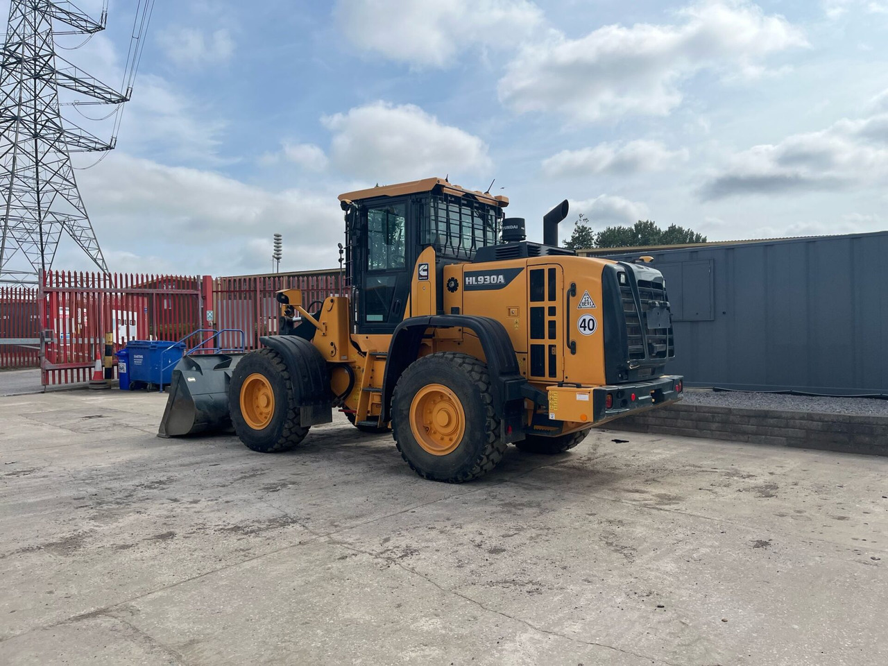 Hyundai HL930A - Gumikerekes homlokrakodó: 3 kép. Hyundai HL930A - Gumikerekes homlokrakodó: 3 kép.