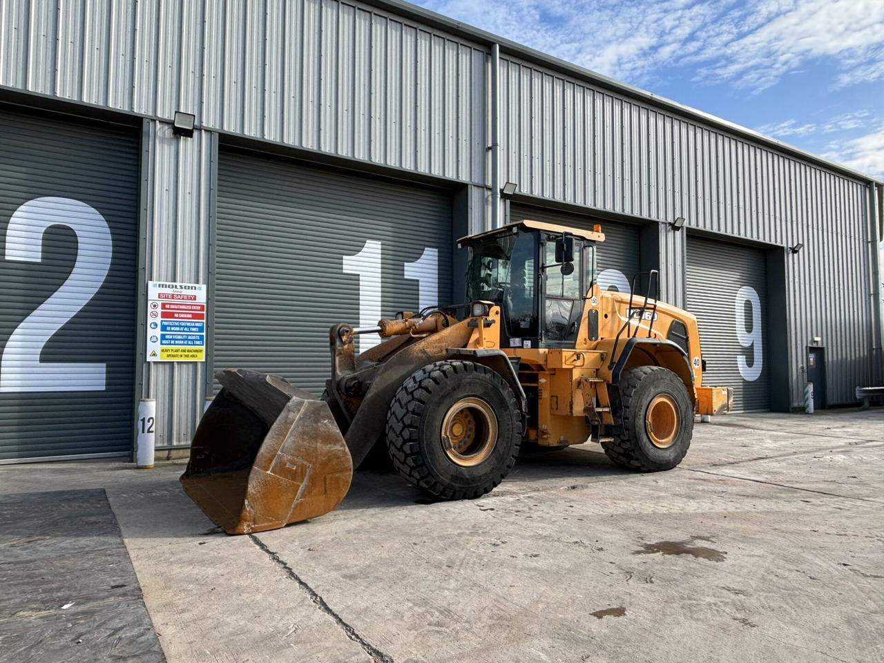 Hyundai HL960 - Gumikerekes homlokrakodó: 1 kép. Hyundai HL960 - Gumikerekes homlokrakodó: 1 kép.