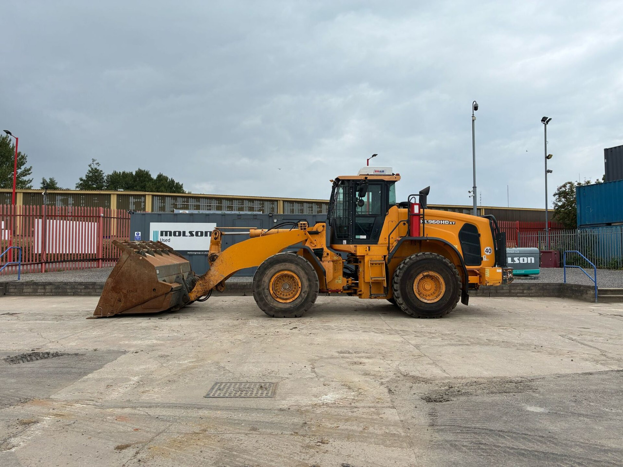 Hyundai HL960HDXT - Gumikerekes homlokrakodó: 2 kép. Hyundai HL960HDXT - Gumikerekes homlokrakodó: 2 kép.