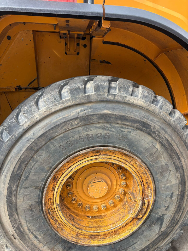 Hyundai HL960HDXT - Gumikerekes homlokrakodó: 5 kép. Hyundai HL960HDXT - Gumikerekes homlokrakodó: 5 kép.