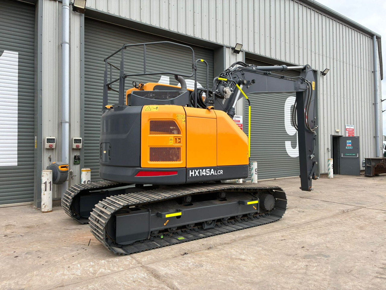 Hyundai HX145ALCR - Lánctalpas kotró: 4 kép. Hyundai HX145ALCR - Lánctalpas kotró: 4 kép.