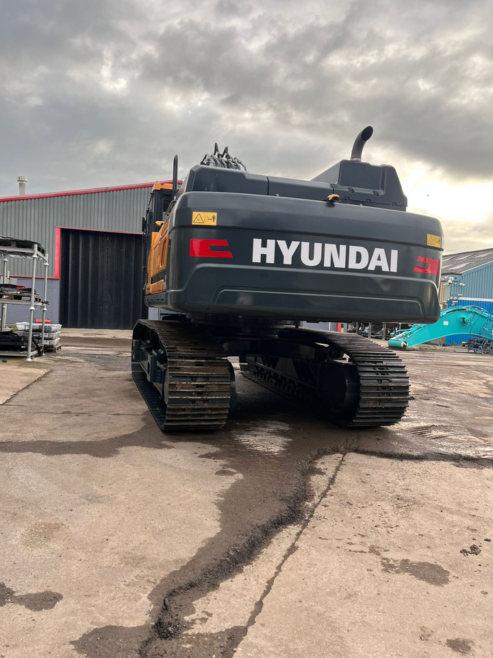 Hyundai HX520AL - Lánctalpas kotró: 3 kép. Hyundai HX520AL - Lánctalpas kotró: 3 kép.