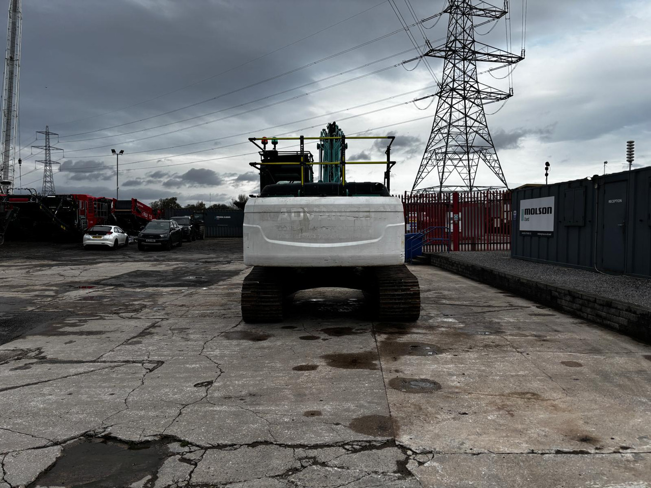 Kobelco SK210LC-11 - Lánctalpas kotró: 4 kép. Kobelco SK210LC-11 - Lánctalpas kotró: 4 kép.