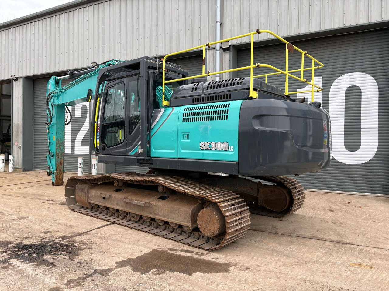 Kobelco SK300LC-10E - Lánctalpas kotró: 3 kép. Kobelco SK300LC-10E - Lánctalpas kotró: 3 kép.