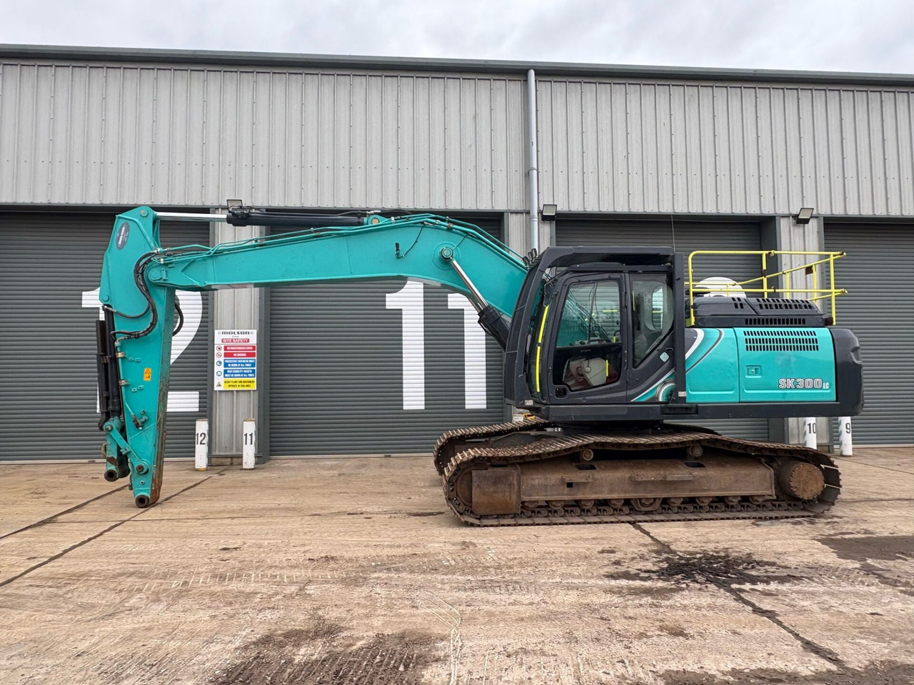 Kobelco SK300LC-10E - Lánctalpas kotró: 2 kép. Kobelco SK300LC-10E - Lánctalpas kotró: 2 kép.