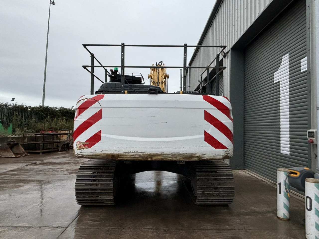 Kobelco SK350LC-10E - Lánctalpas kotró: 4 kép. Kobelco SK350LC-10E - Lánctalpas kotró: 4 kép.
