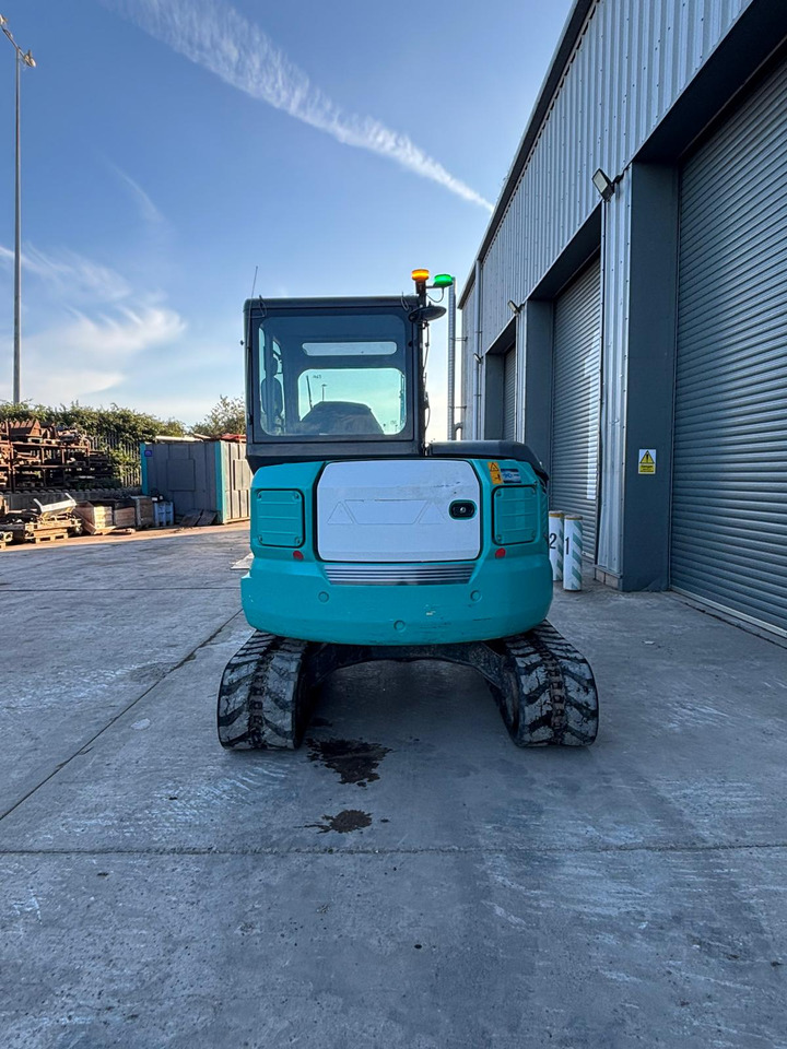 Kobelco SK45SRX-6E - Minikotró: 4 kép. Kobelco SK45SRX-6E - Minikotró: 4 kép.