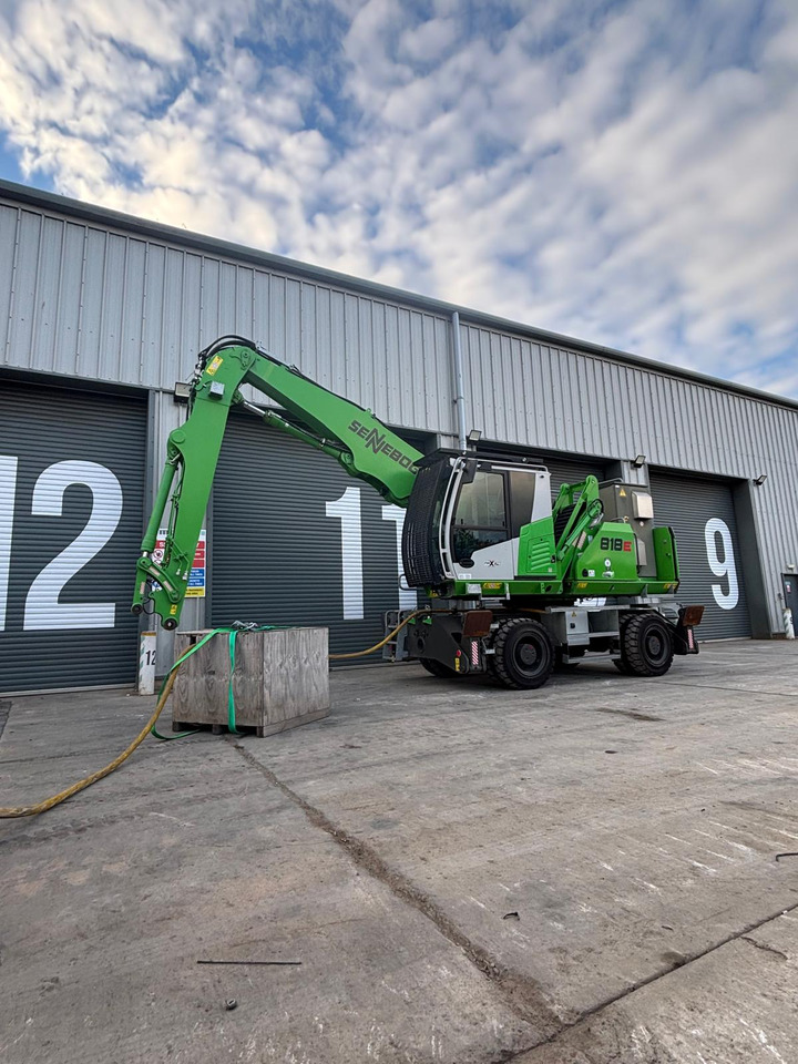 Sennebogen 818 Electric - Hulladék kotró: 1 kép. Sennebogen 818 Electric - Hulladék kotró: 1 kép.