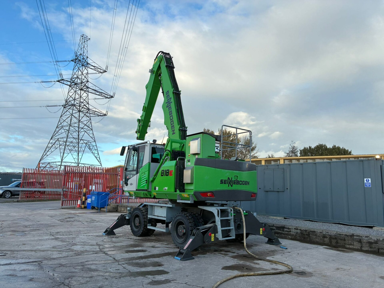 Sennebogen 818E Electric - Hulladék kotró: 3 kép. Sennebogen 818E Electric - Hulladék kotró: 3 kép.