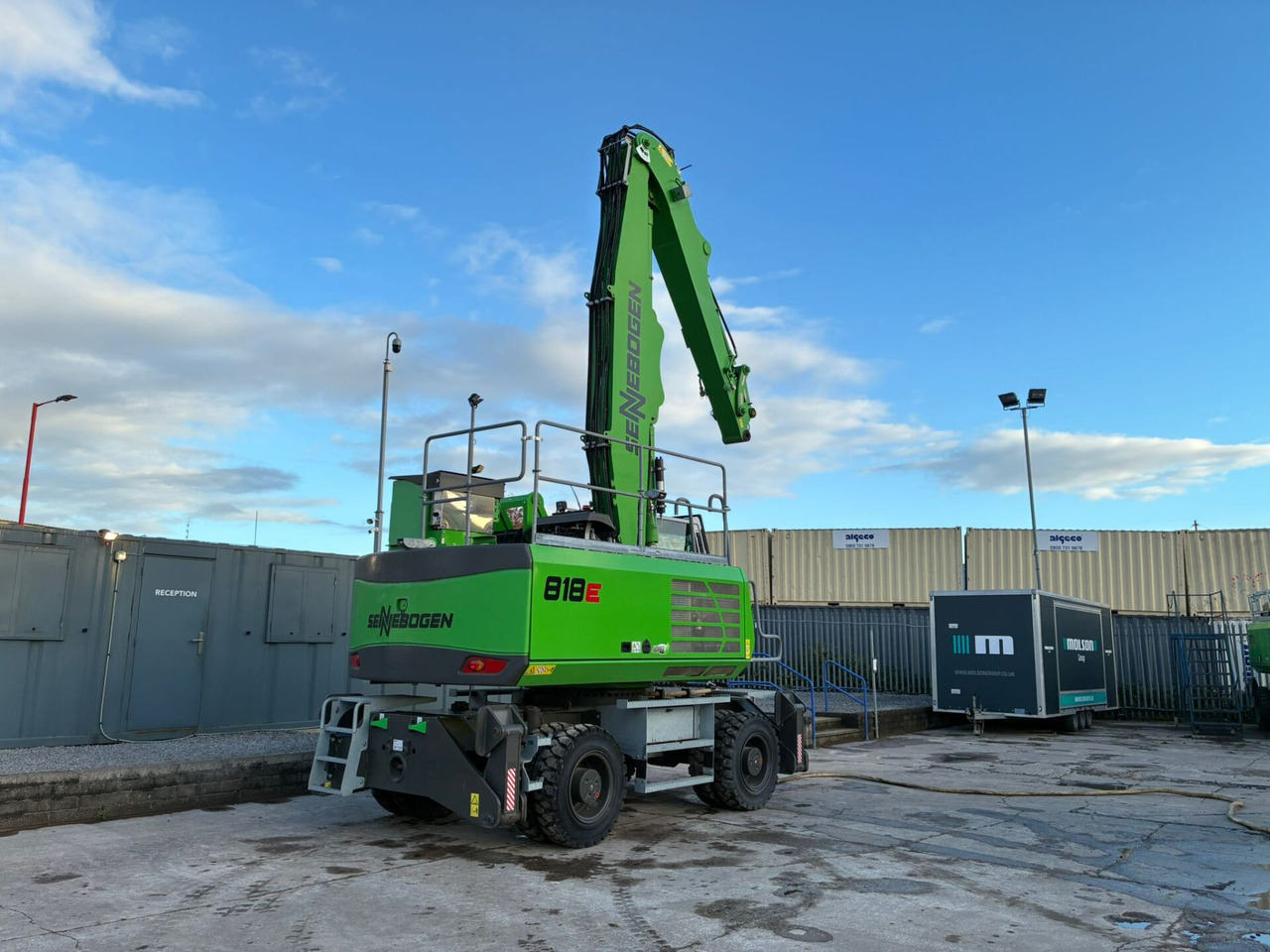 Sennebogen 818E Electric - Hulladék kotró: 5 kép. Sennebogen 818E Electric - Hulladék kotró: 5 kép.