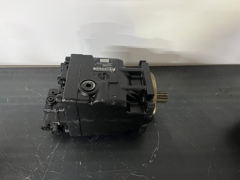 DANFOSS Hydraulische pomp - Hidraulikus szivattyú: 1 kép. DANFOSS Hydraulische pomp - Hidraulikus szivattyú: 1 kép.