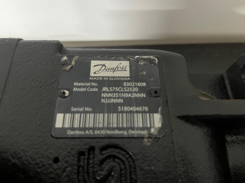 DANFOSS Hydraulische pomp - Hidraulikus szivattyú: 3 kép. DANFOSS Hydraulische pomp - Hidraulikus szivattyú: 3 kép.