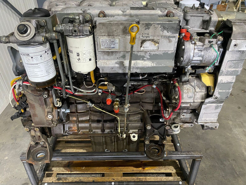 Liebherr D 934 L A6 - Motor: 4 kép. Liebherr D 934 L A6 - Motor: 4 kép.